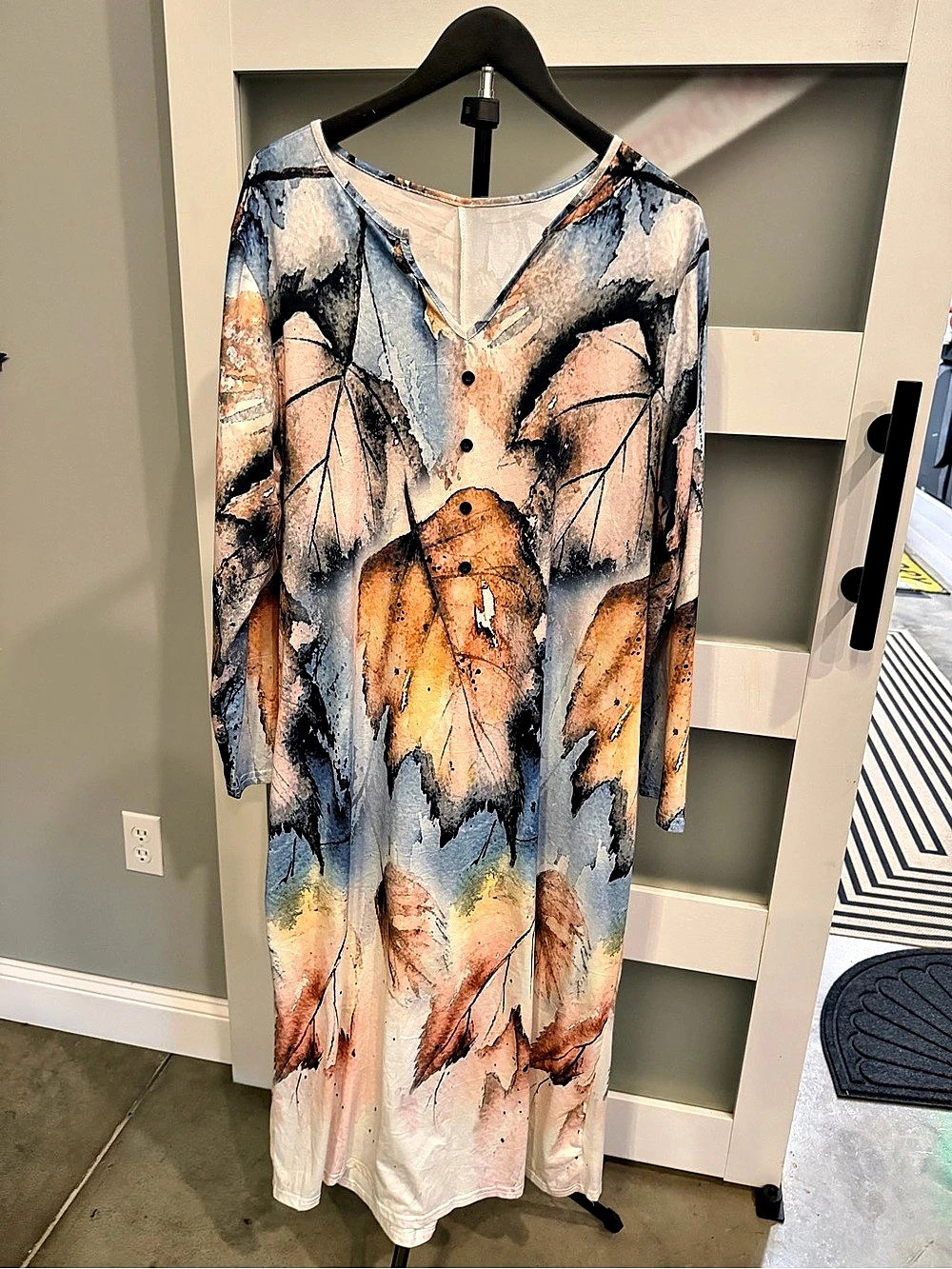 Women’s NWOT Abstract Maxi Dress Blue & Orange 1XL Like New